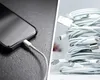 Lași încărcătorul telefonului în priză non-stop? Câtă energie consumă în realitate și când ar trebui să îți faci griji