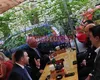 FOTO! Primarul Ciprian Ciucu, întălnire la terasă cu oficiali americani din Ambasada SUA la București