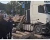 Accident grav în Predeal. DN1, blocat în zona stațiunii Predeal după ce încărcătura unui camion a ajuns pe carosabil