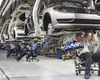 Un gigant auto ia în calcul înghețarea salariilor pentru 660.000 de angajați până în 2030. Prima reacţie a sindicatului