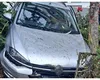 Accident bizar la Piteşti. Un autoturism a lovit balconul unui bloc – FOTO