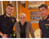 Apelul la 112 al unui bătrân de 84 de ani a devenit viral. Gestul făcut  de doi polițiști i-a făcut ziua mai frumoasă