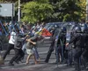 Zece persoane, reținute după violențele de la protestul fermierilor din Piața Victoriei. Percheziții în București și 11 județe