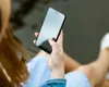 Scrollatul excesiv pe telefon afectează memoria și atenția. Cercetătorii maghiari trag un puternic semnal de alarmă