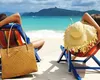 Românii preferă vacanțele cu piscină, mic dejun inclus și plată cu vouchere în 2025
