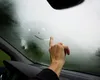 Produsul care nu trebuie să-ți lipsească din mașină în sezonul rece. Îți este de mare ajutor