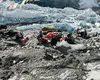 900 de alpinişti au escaladat Everestul, îl cel mai aglomerat sezon din istoria muntelui