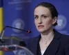 Oana Țoiu: România trebuie să înainteze în fața „furtunilor” geopolitice. „Nu trebuie să alegem între SUA și UE”