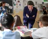 Nicușor Dan, despre școala din Curcani: „Este un model de urmat pentru comunități ca aceasta”