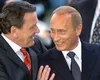 Gerhard Schröder îşi pierde birourile din cauza relaţiei cu Putin, dar îşi păstrează pensia specială