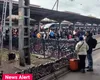 Pleacă bucureștenii acasă! Sute de oameni se înghesuie pe toate peroanele din Gara de Nord unde își așteaptă trenurile!