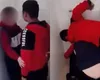 Noi acuzații pentru elevul de 15 ani care şi-a bătut şi umilit doi colegi, în toaleta unui liceu din Bacău. Adolescentul a fost arestat