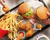 Cât de multe calorii se găsesc în mâncărurile de la fast-food? Un simplu cheeseburger are 300 de calorii