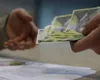 Burse de 5.000 de lei. Suma poate fi încasată de elevi şi studenţi, înscrierile se fac până pe 12 octombrie