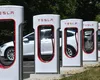 Un român fura curent de la o primărie din Italia pentru a-și încărca mașina Tesla