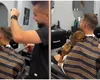 Câinele rămâne fidel pe viață! În timp ce un bărbat se tunde, câinele îl atacă pe frizer. VIDEO
