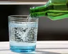 Alertă sanitară! Milioane de sticle îmbuteliate cu apă, contaminate cu bacterii din fecale