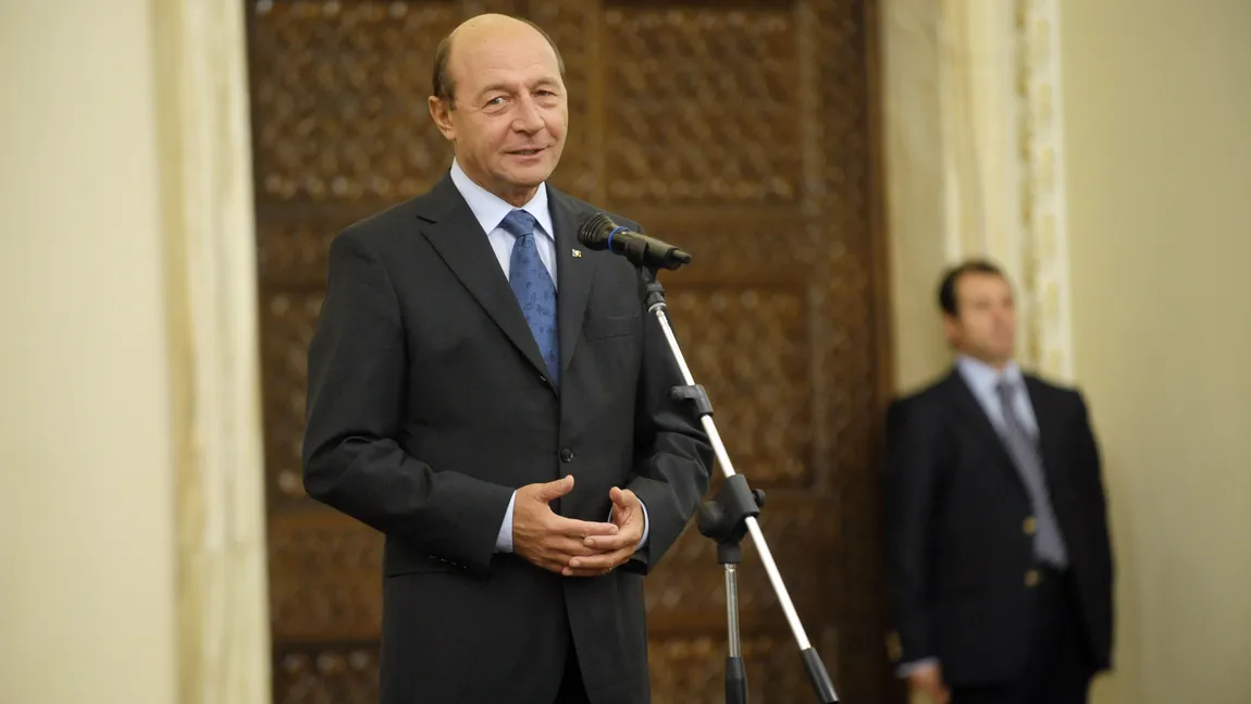 Traian Băsescu, luat la rost de un credincios, la Sibiu