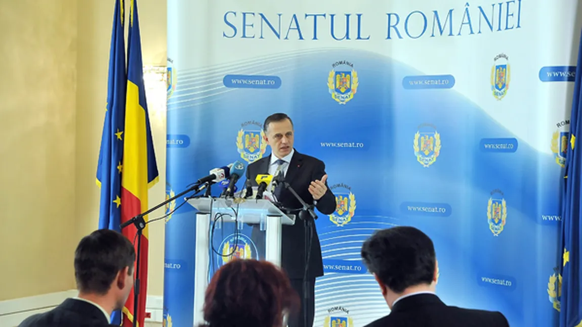 Geoană nu renunţă la Senat: PSD vrea să dea pe tavă lui Băsescu a doua funcţie în stat