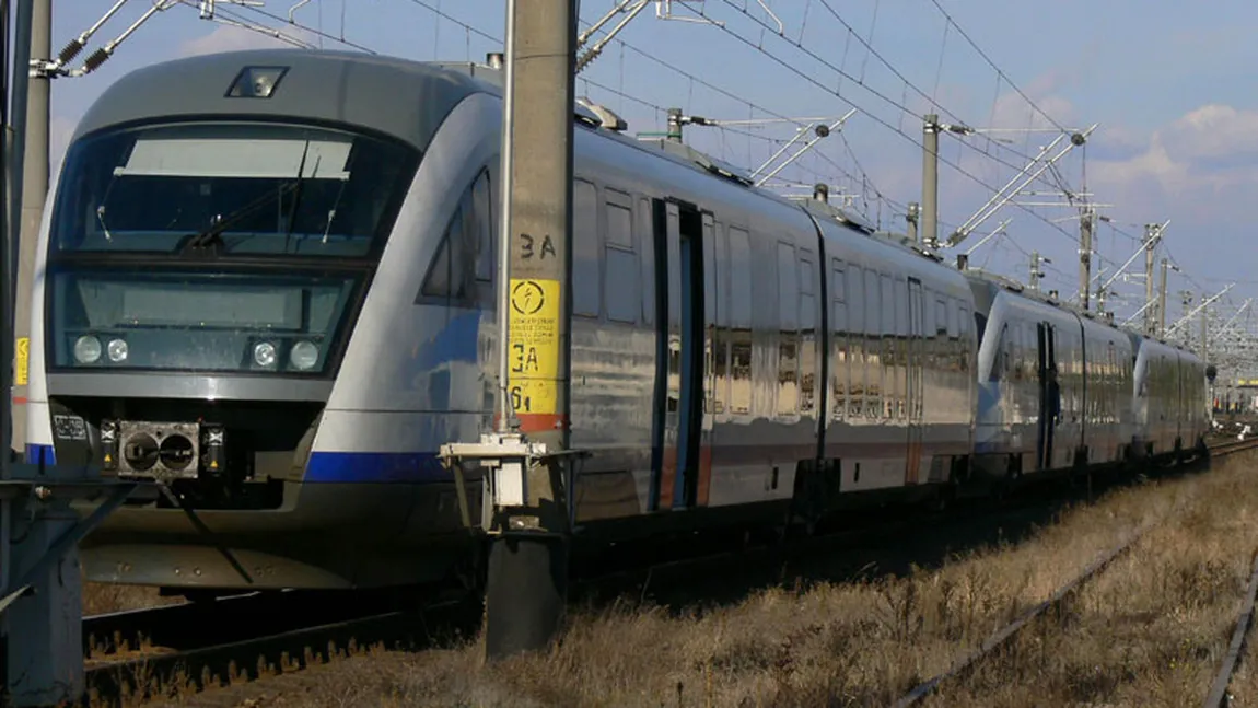 Trei trenuri, blocate pe ruta Bucureşti-Timişoara din cauza unei defecţiuni