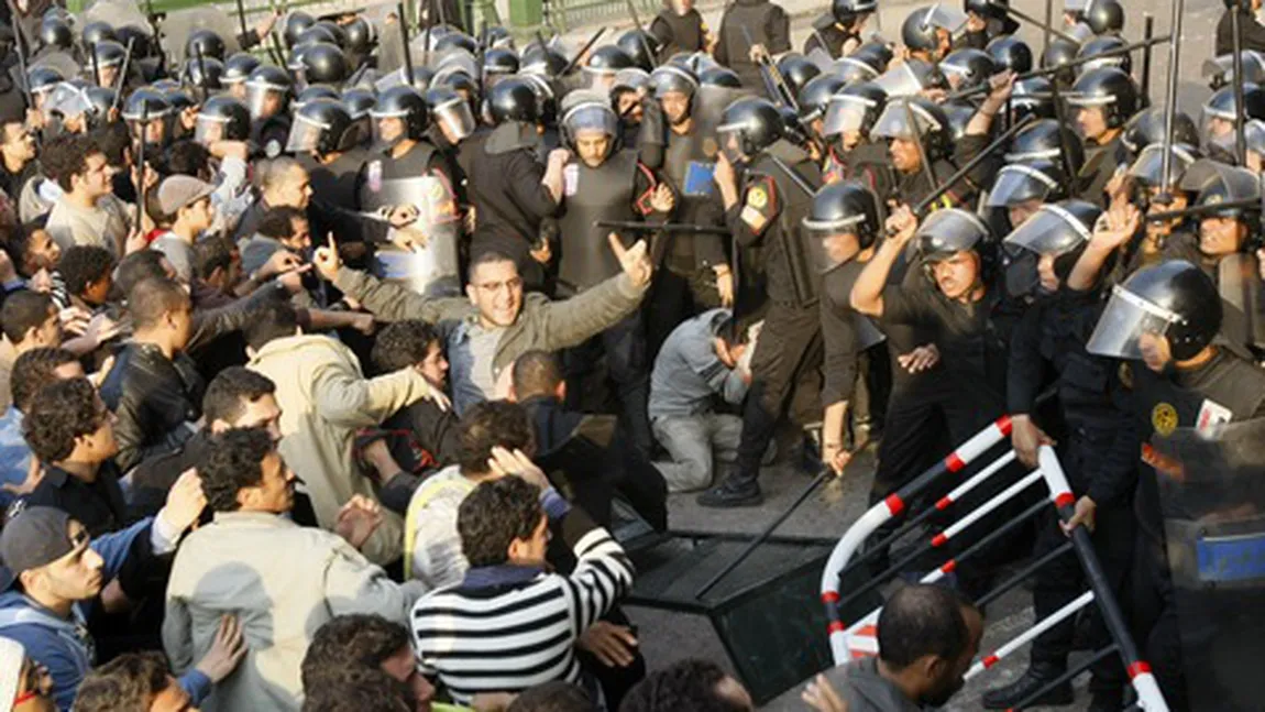 Confruntări între poliţie şi manifestanţi la Cairo