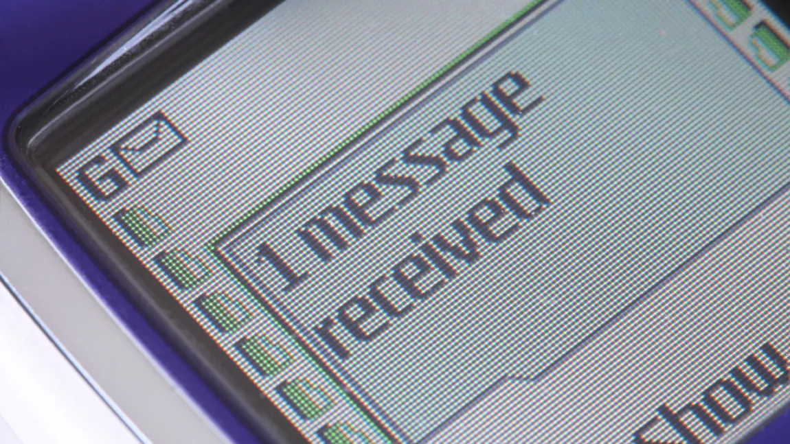 Pakistan: Companiile de telefonie amână interzicerea cuvintelor obscene în SMS-uri