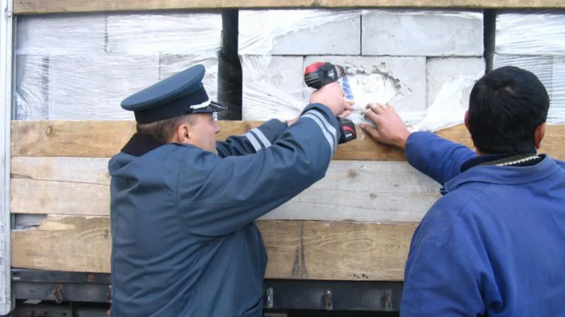 Sute de tone de produse contrafăcute, confiscate în România şi alte nouă ţări