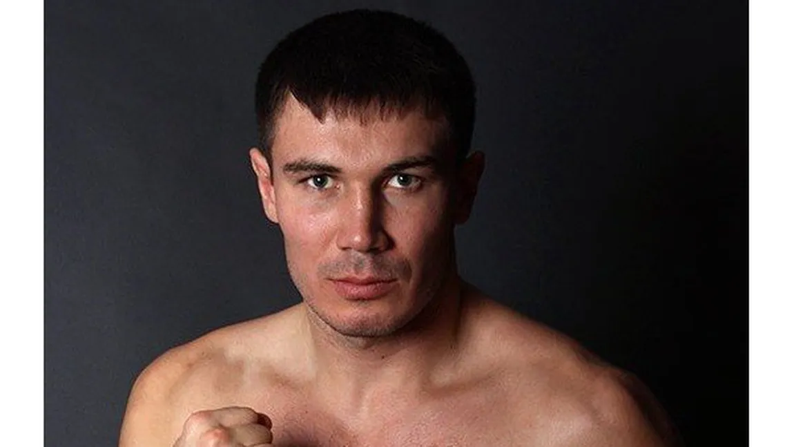 Pugilistul rus Roman Simakov a murit în spital după ce s-a prăbuşit în ring VIDEO