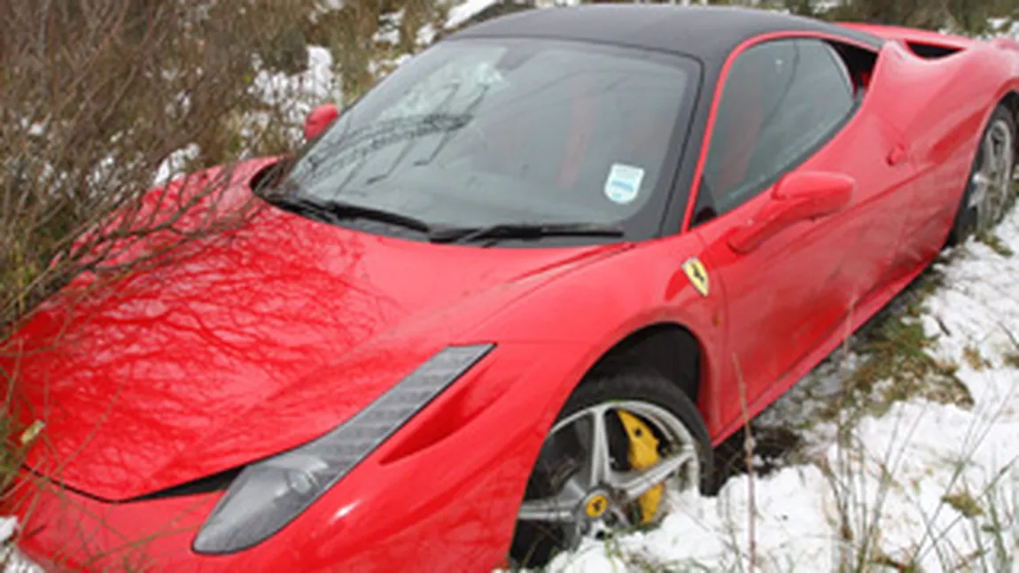 Cum se parchează un Ferrari de 200.000 de euro în varianta unui câştigător la loto