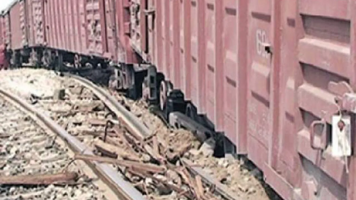Traficul feroviar pe linia Salva - Vişeu, blocat după deraierea unui tren de marfă, a fost reluat
