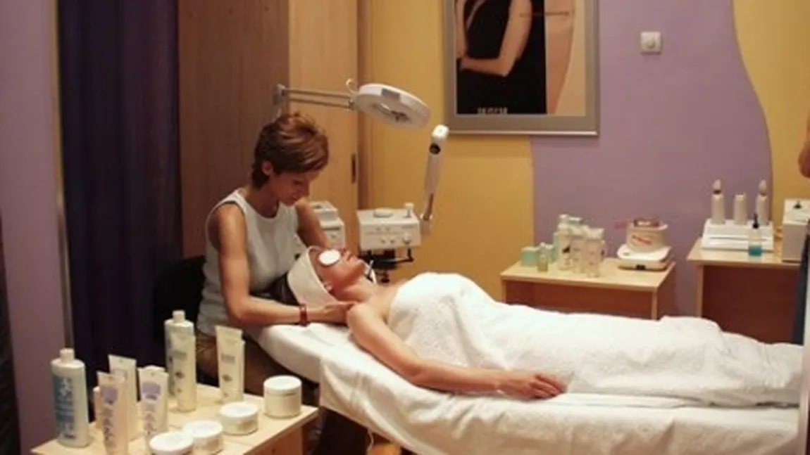 Vânzările de cosmetice cresc şi pe timp de criză