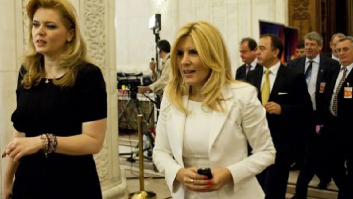 Elena Udrea, Roberta Anastase şi Aura Vasile, printre cele mai elegante femei din politică VIDEO