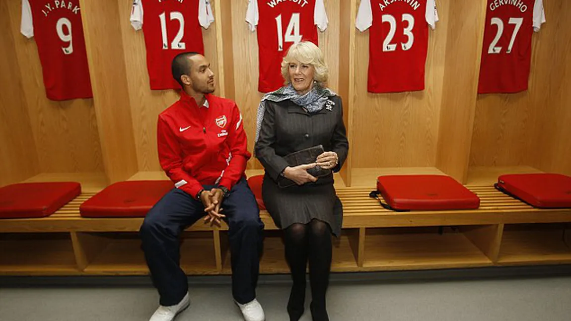 Camilla, soţia Prinţului Charles, în vizită pe stadionul lui Arsenal FOTO