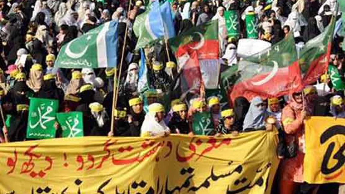 Pakistanezii ştiu ce vor : 100.000 de persoane au manifestat împotriva avioanelor-spion
