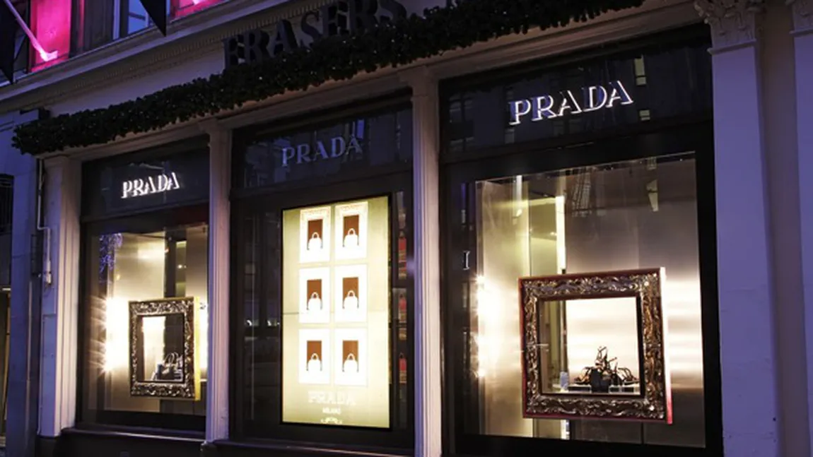 Prada și Tiffany ar putea deschide magazine în România. Vezi când