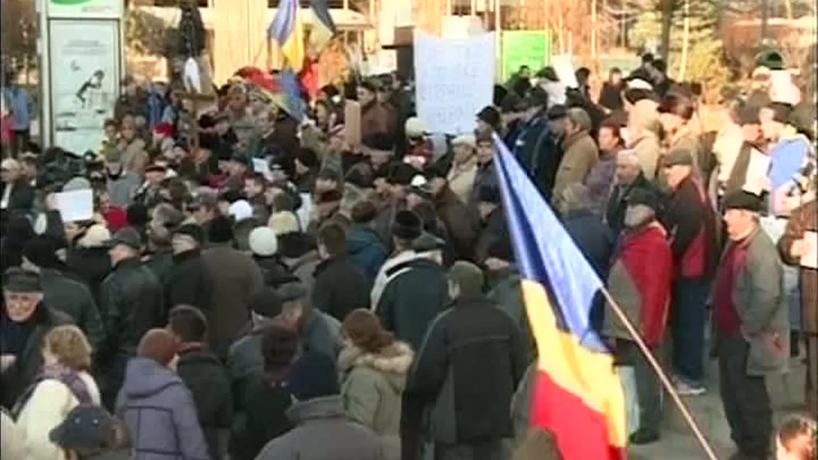 Mitingul de protest de la Braşov s-a încheiat. Protestatarii nu au mai plecat spre Capitală