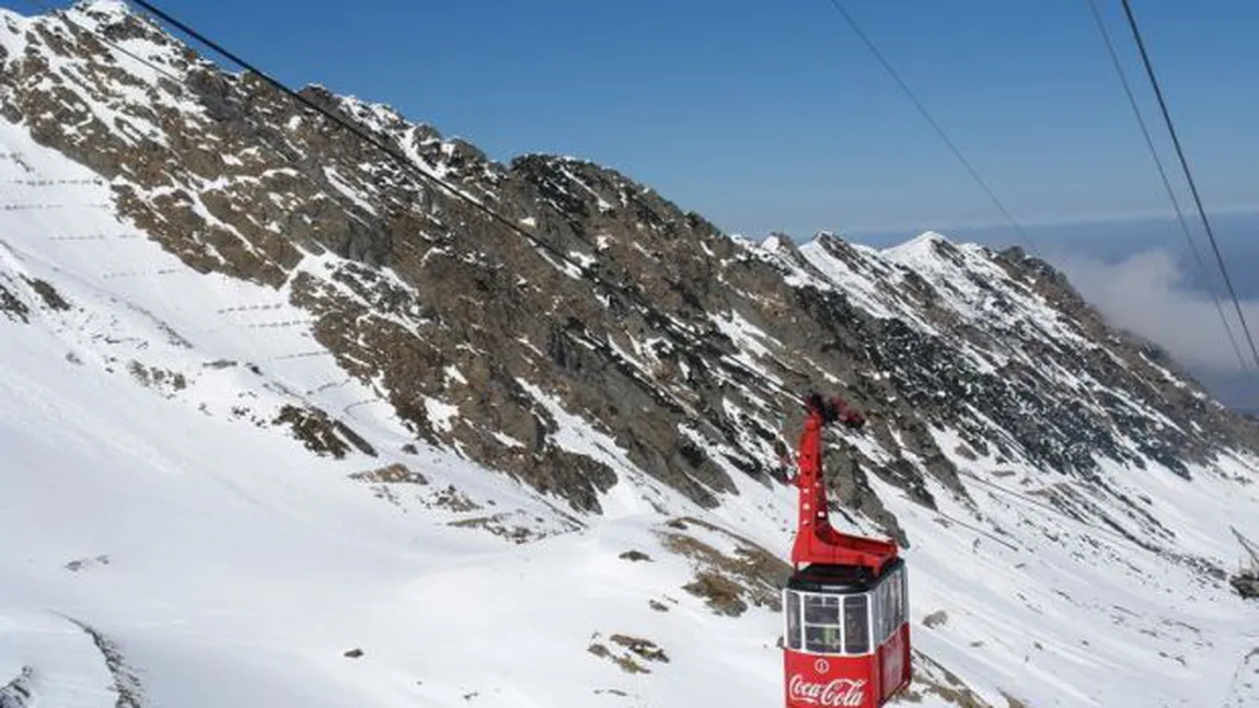 40 de turişti au rămas blocaţi la Bâlea Lac. Telecabina nu funcţionează din cauza vântului