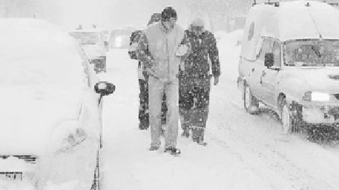 Noi victime în Europa de Est din cauza gerului şi a ninsorilor abundente