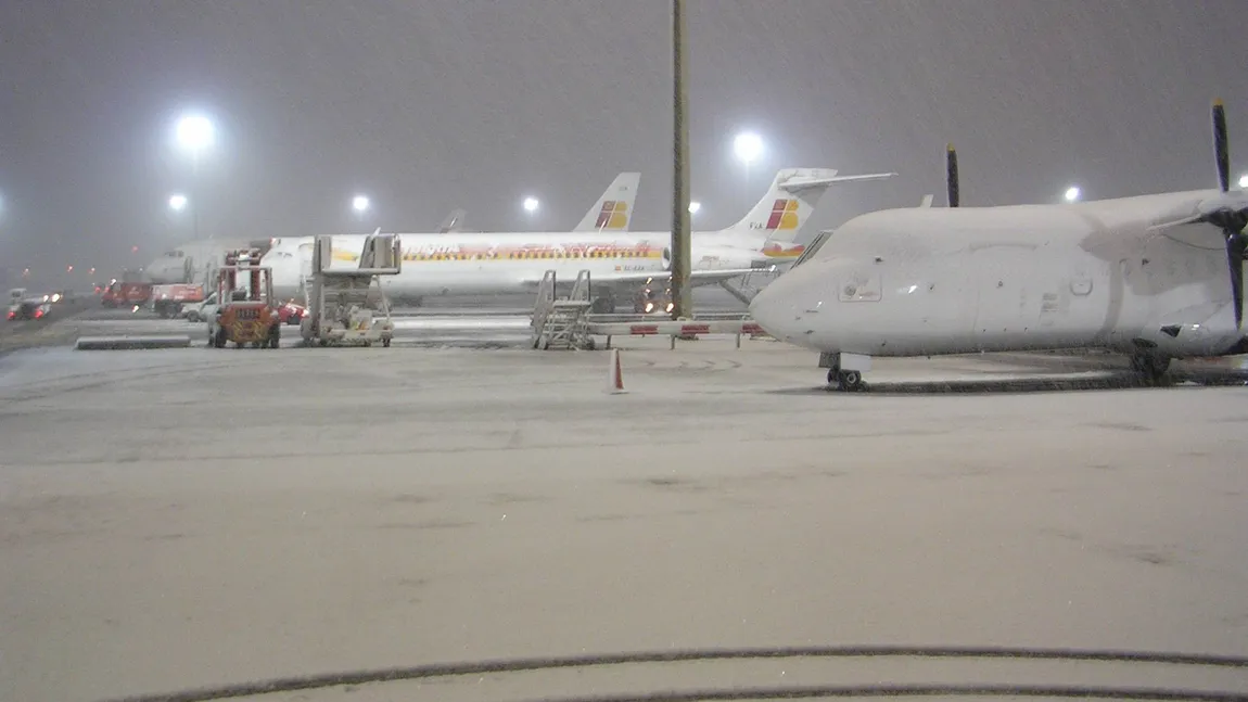 Zboruri anulate şi întârzieri la decolare pe aeroporturi