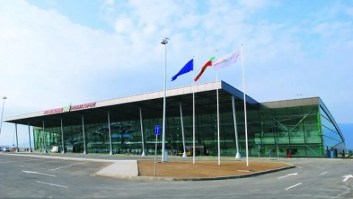 Acoperişul unui aeroport din Bulgaria s-a prăbuşit din cauza zăpezii