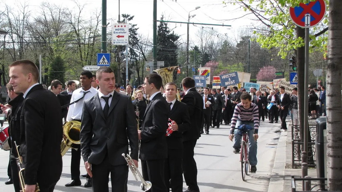 Peste 300 de participanţi la un marş de susţinere a persoanelor diagnosticate cu boli rare