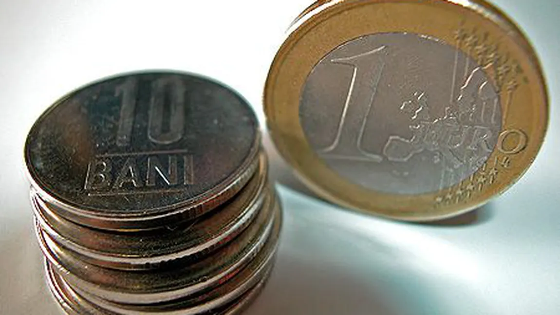 CURS VALUTAR: Euro sare de 4,36 lei. Leul, la minimul ultimelor şase săptămâni