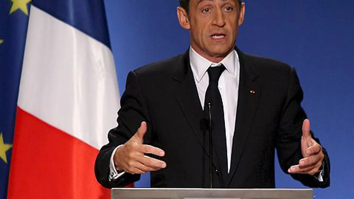Nicolas Sarkozy - căpitan a cărui navă se află în mijlocul unei furtuni