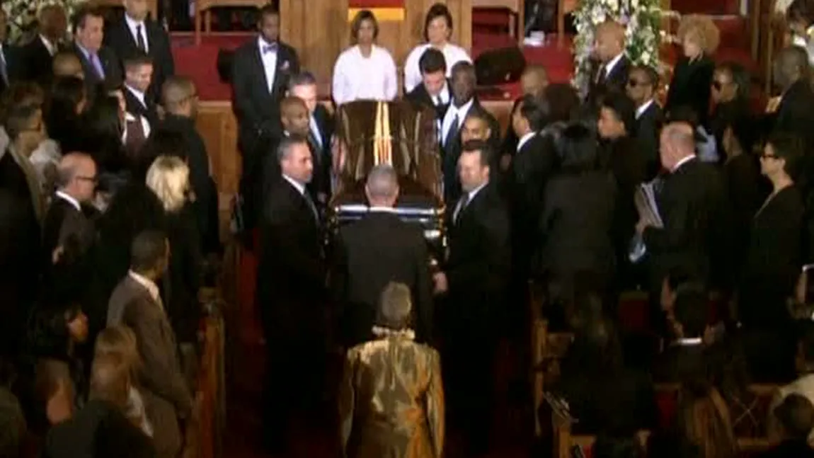 Whitney Houston, îngropată cu bijuterii de 500.000 de dolari. Vezi FOTO cu artista în sicriu