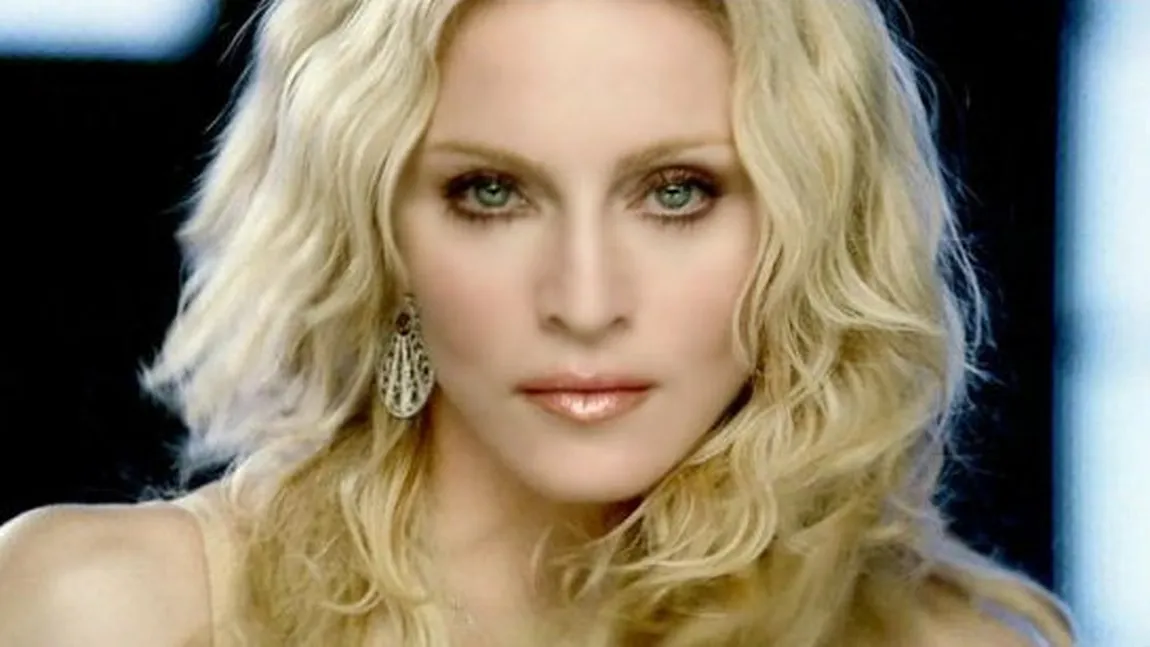 Madonna, cu buza umflată şi plină de vânătăi FOTO