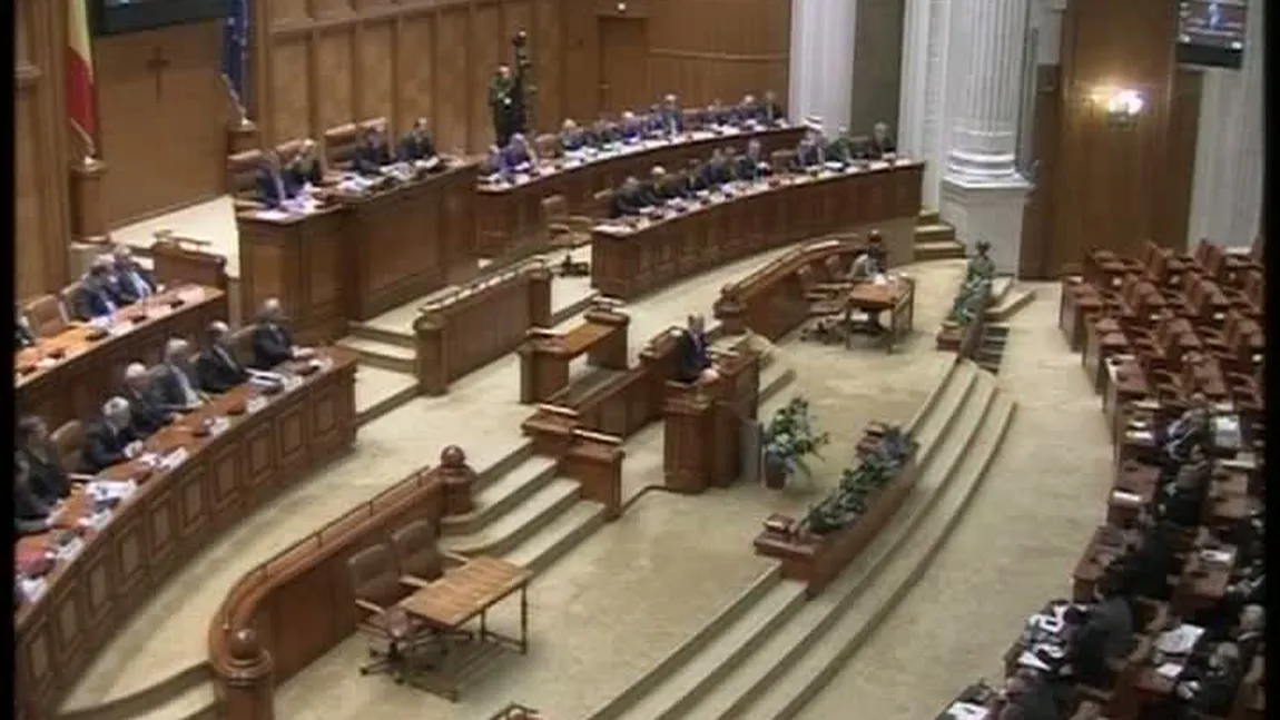 Băsescu cere Parlament unicameral cu 300 de membri şi vot uninominal pur