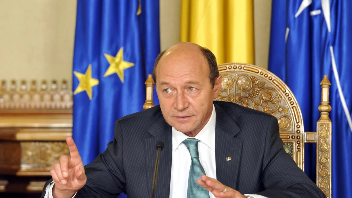 Băsescu: Românii nu mă vor ierta niciodată pentru reducerea salariilor cu 25%