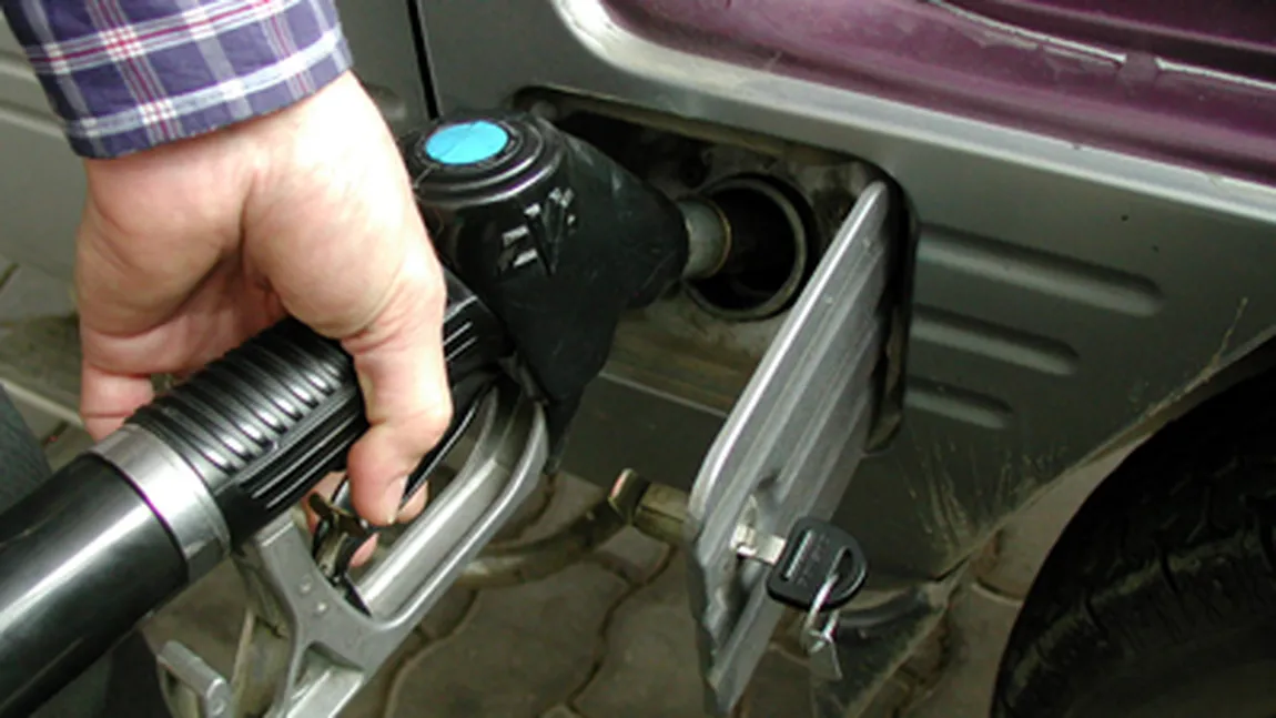 Petrom schimbă denumirile carburanţilor