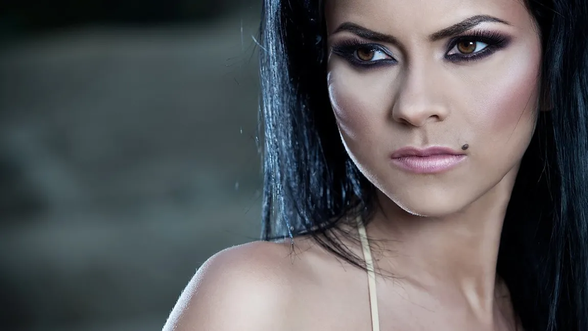 Inna câştigă 15.000 € pe un concert