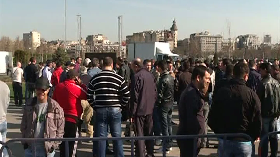 Taximetriştii din Ilfov au protestat în faţa Parlamentului VIDEO